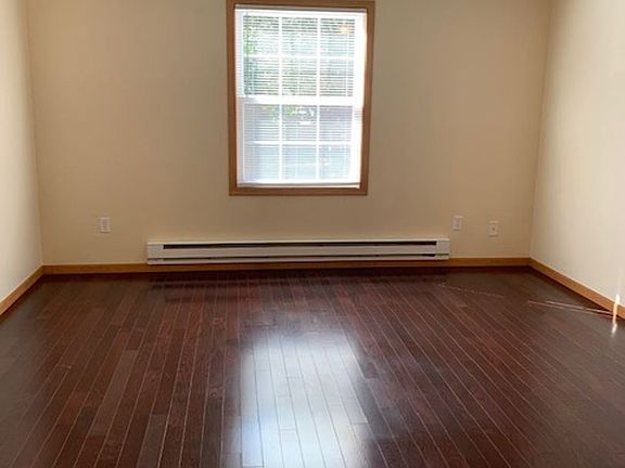 3rd image of 420 Liberty St APT 1