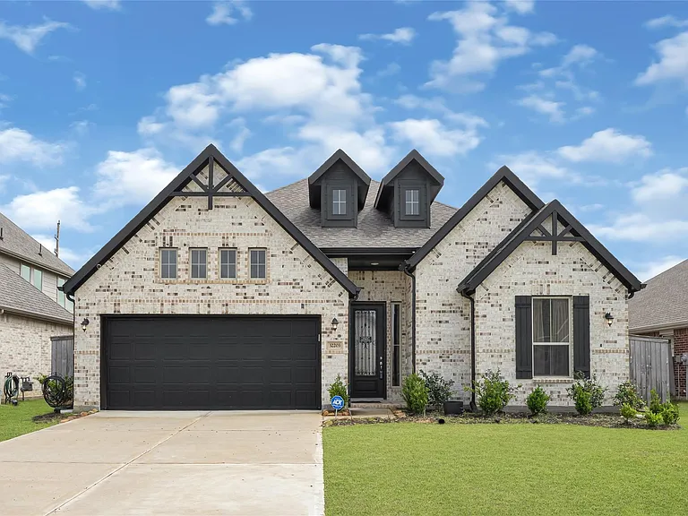 32203 River Birch Ln — Photo 1
