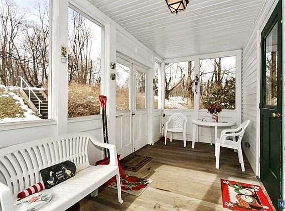 3rd image of 516 Grandview Ave