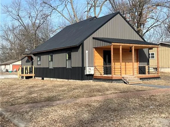 521 S Main St, Erie, KS 66733