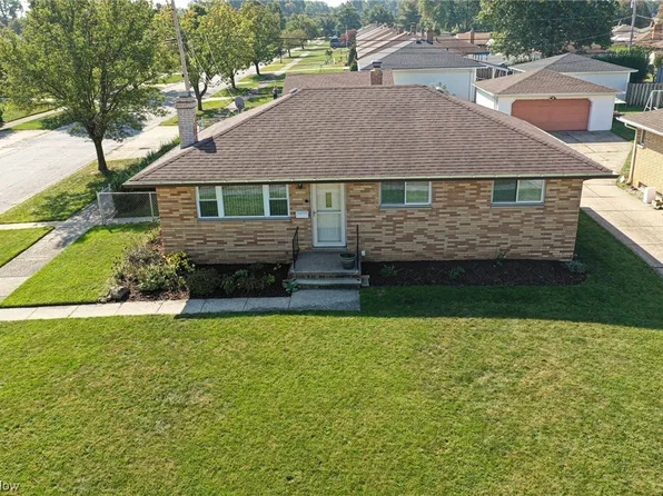 14267 Park Dr, Brookpark, OH 44142