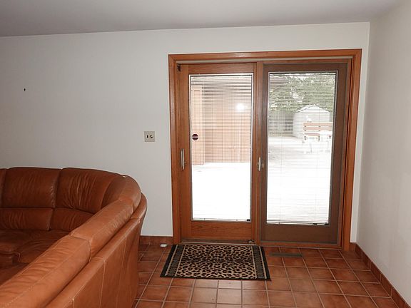 4th image of 390 Lebrun Rd