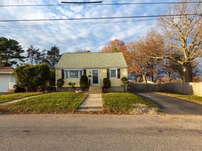 170 Belmont Rd, Cranston, RI, 02910
