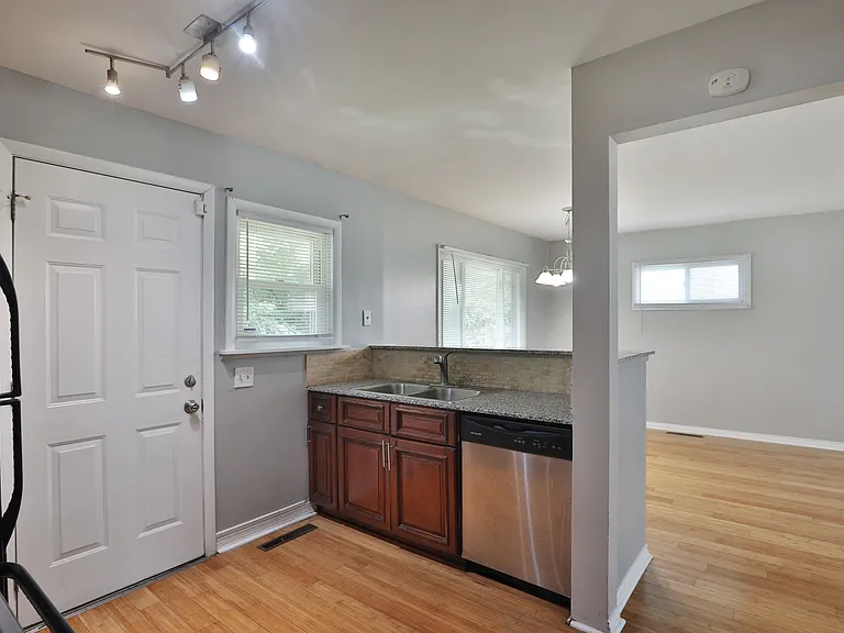 2353 Hanna Dr — Photo 10