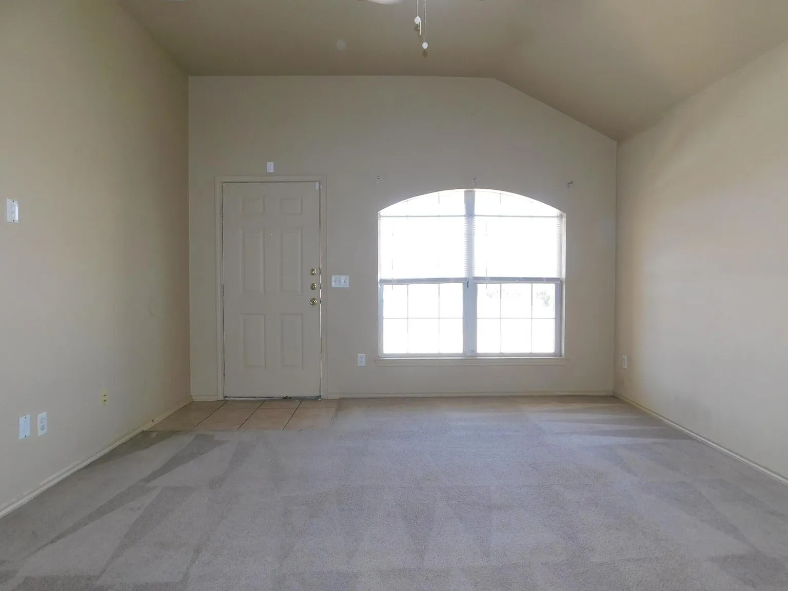 3 bed, 1303 sqft, $1,150 — Photo 4
