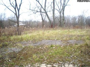 Shreve Rd, Akron, OH 44305