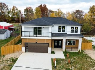 2017 Seddlemeyer Ave, Fort Wayne, IN 46816