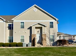 3757 Harbor Estates Ln #E, Champaign, IL
