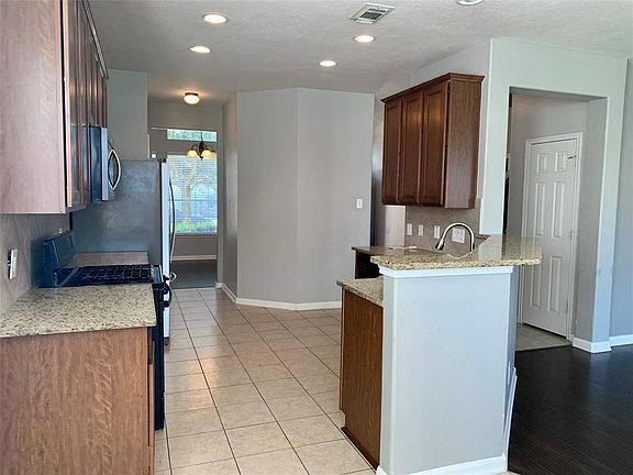 5th image of 7418 Bering Landing Dr
