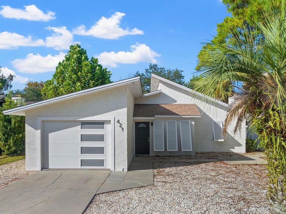 1st image of 421 Oleander Cir