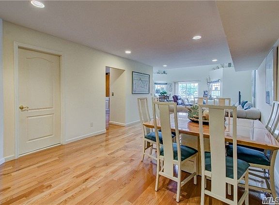 4th image of 233 Westside Ave