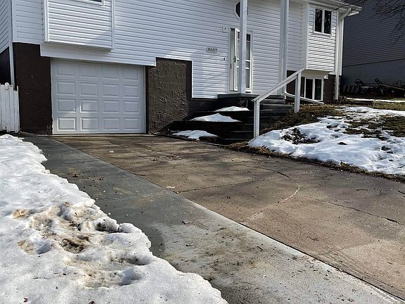 4th image of 8607 S 143rd St