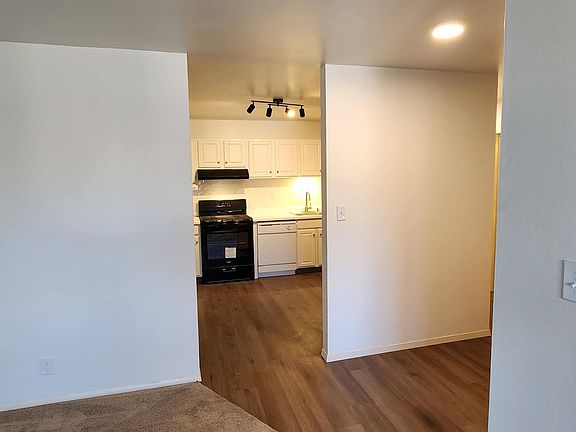 4th image of 2588 N Frederick Ave #304