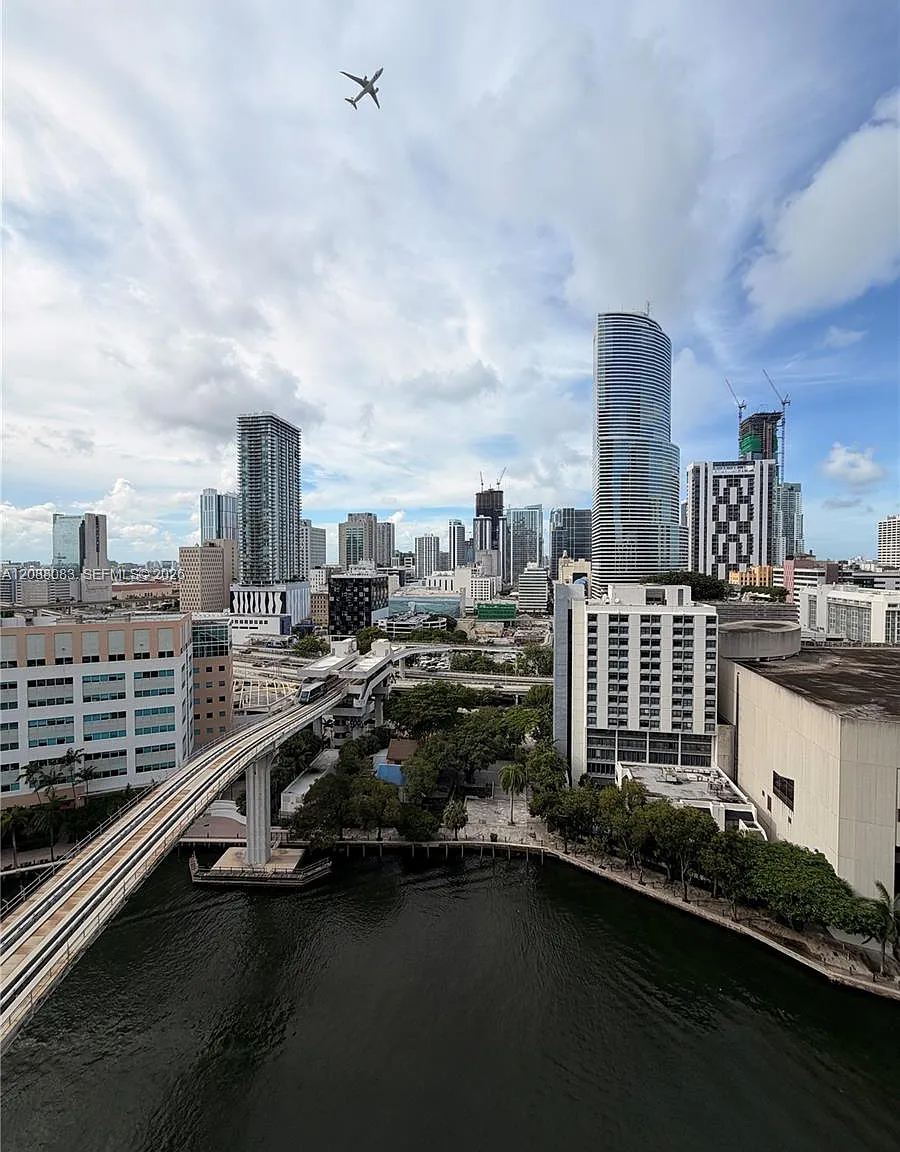 Brickell On The River N T — Photo 1