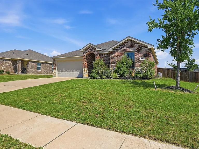 3311 Brookstone Dr — Photo 2