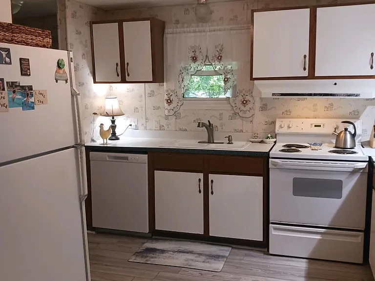 381 Katie Dr — Photo 4