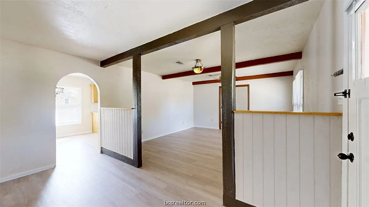 3 bed, 2.0 bath, 1646 sqft, $1,800 — Photo 2