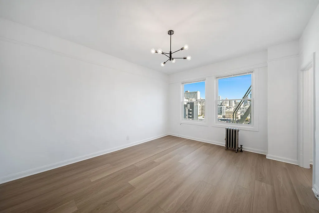 1530 Gough — Photo 3