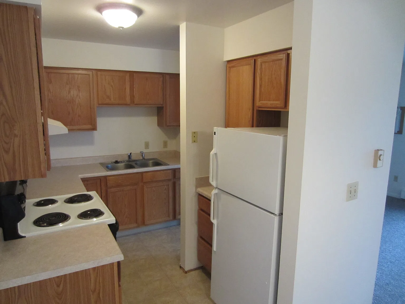 2 bed, $930 — Photo 3