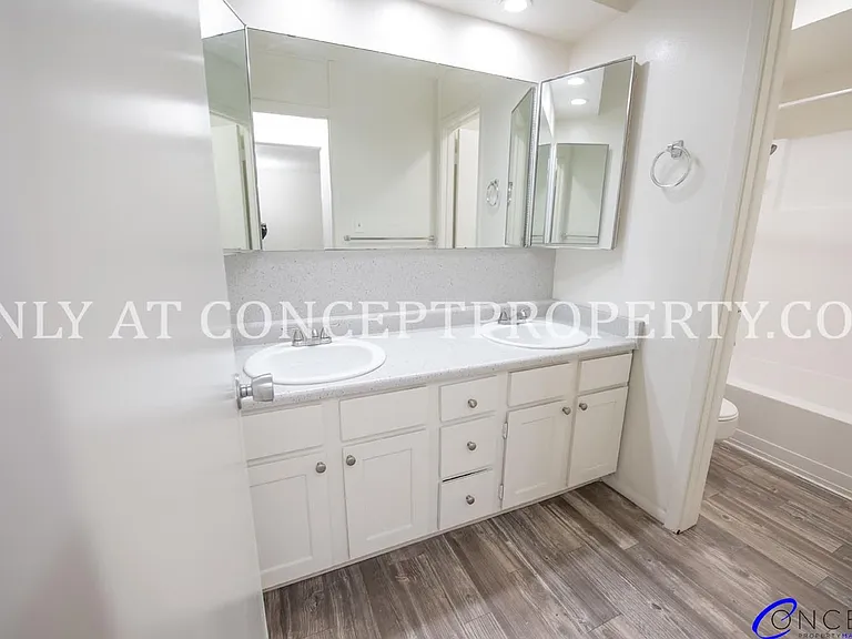 Foothill Terrace — Photo 22