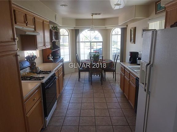 4th image of 3553 Day Dawn St