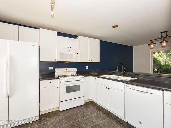 3rd image of 2035 Orchard Ln #2035