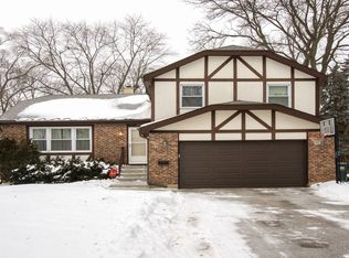 114 S Rohlwing Rd, Palatine, IL 60074