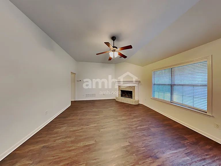 1679 Farkleberry Dr — Photo 3