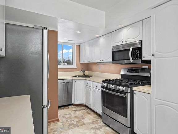 4th image of 3706 N Rosser St APT 201