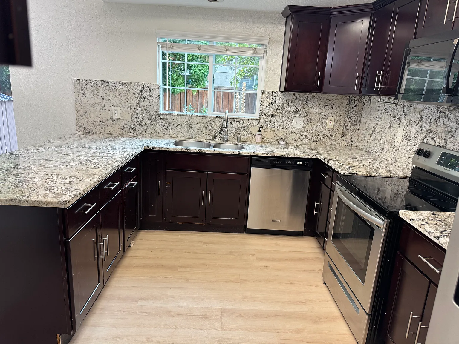 3 bed, 1532 sqft, $4,890 — Photo 2