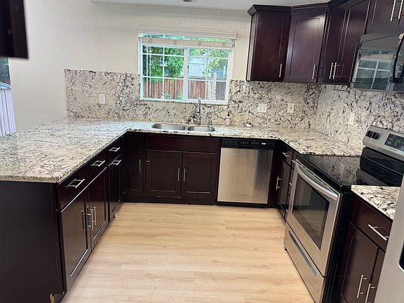 2nd image of 2023 Estate View Way