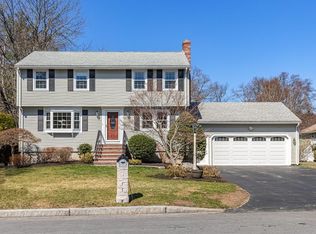 5 Garrison Dr, Bedford, MA 01730