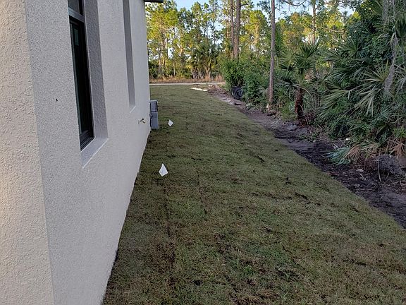 5th image of 4070 33rd Ave NE