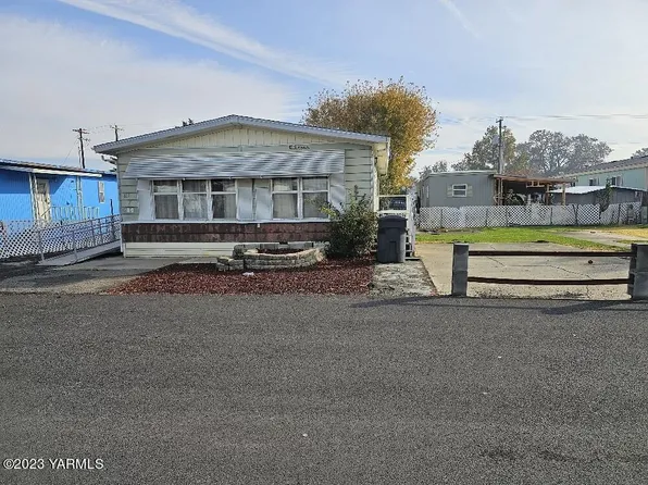 107 E Ahtanum Rd Unit 7, Union Gap, WA 98903