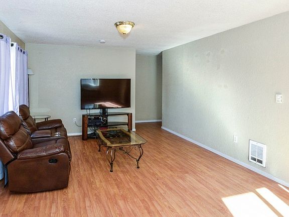4th image of 6623 S Huson St