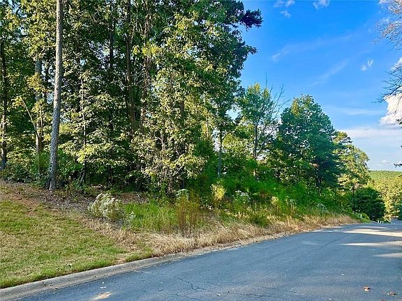 4th image of 98 Magnolia Ct #13