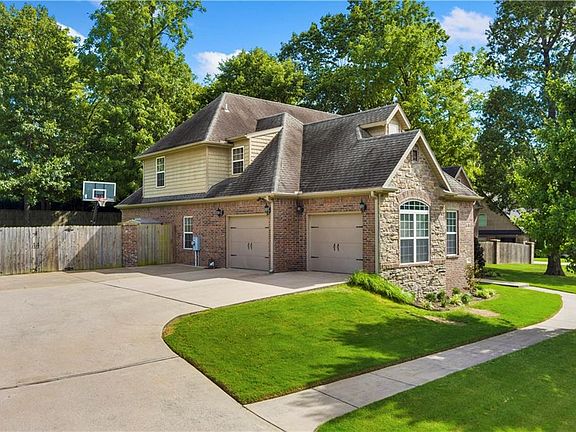 2nd image of 1864 N Munchkin Ln