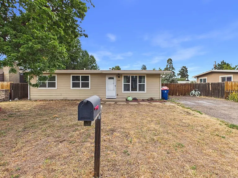 2261 W 56th Pl — Photo 35