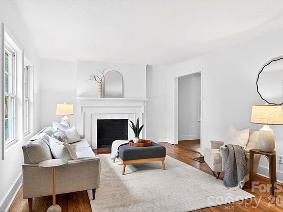3rd image of 122 Coleman Ave