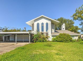 226 County Road 744, Angleton, TX 77515