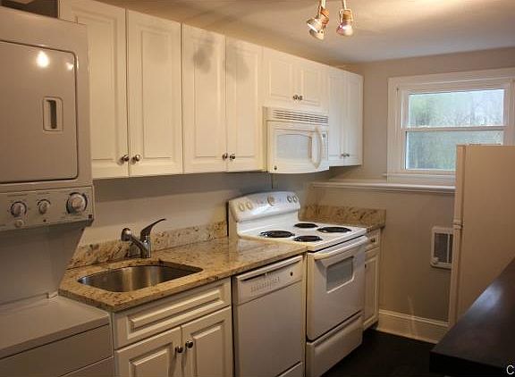 3rd image of 34 E Hills Dr