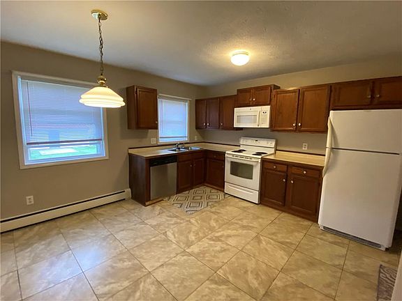 2nd image of 2168 Church St APT 4