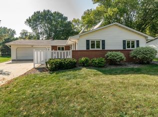 11206 Radisson Dr, Burnsville, MN 55337