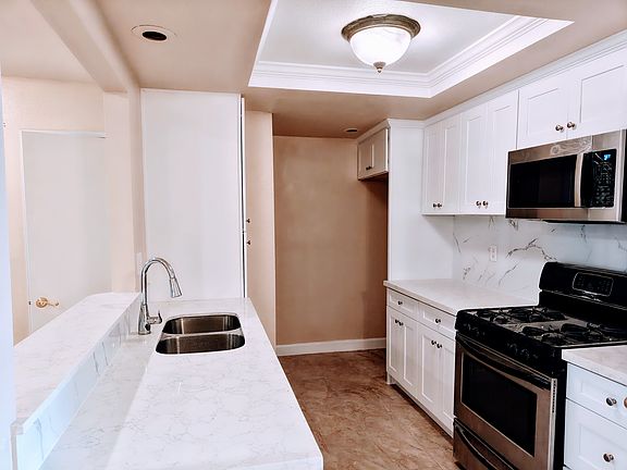 4th image of 260 E Beverly Blvd APT F