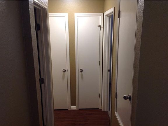 3rd image of 631 Faircrest Dr