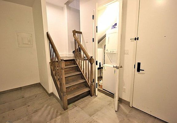 5th image of 273 Leonard St #1I