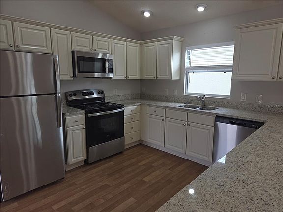 5th image of 2294 Trailwinds Ter