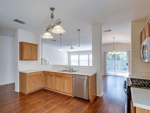 5th image of 5009 Cleves St
