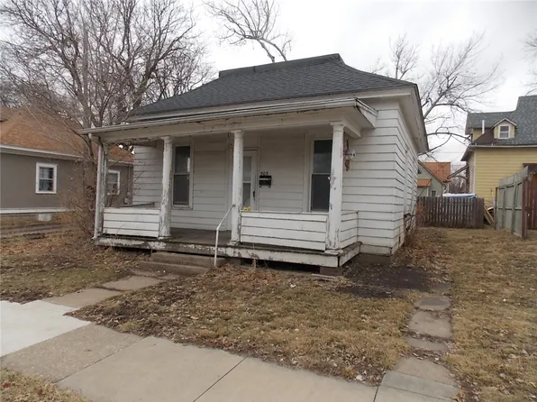 505 S 1st St, Oskaloosa, IA 52577