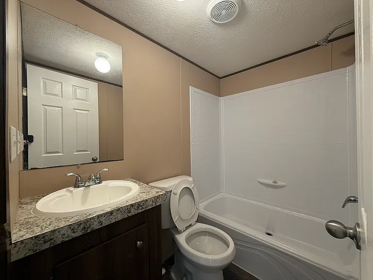 108 Fairground Rd #10 — Photo 26